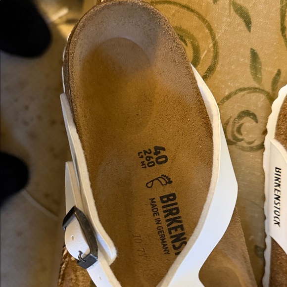 Birkenstock Women's White Thong Sandals - Picture 4 of 4